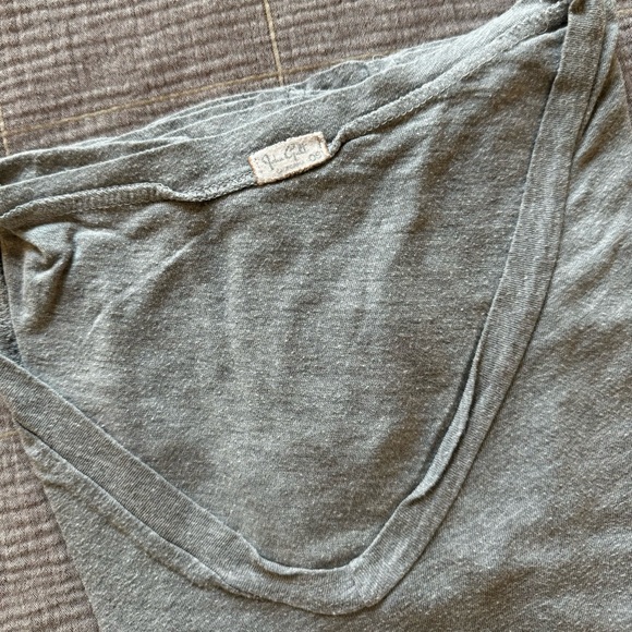 Brandy Melville tshirt - Picture 2 of 2